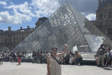 Photo outside the Louvre in Paris