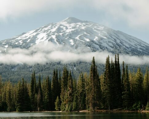 mountains in the Pacific Northwest in the USA