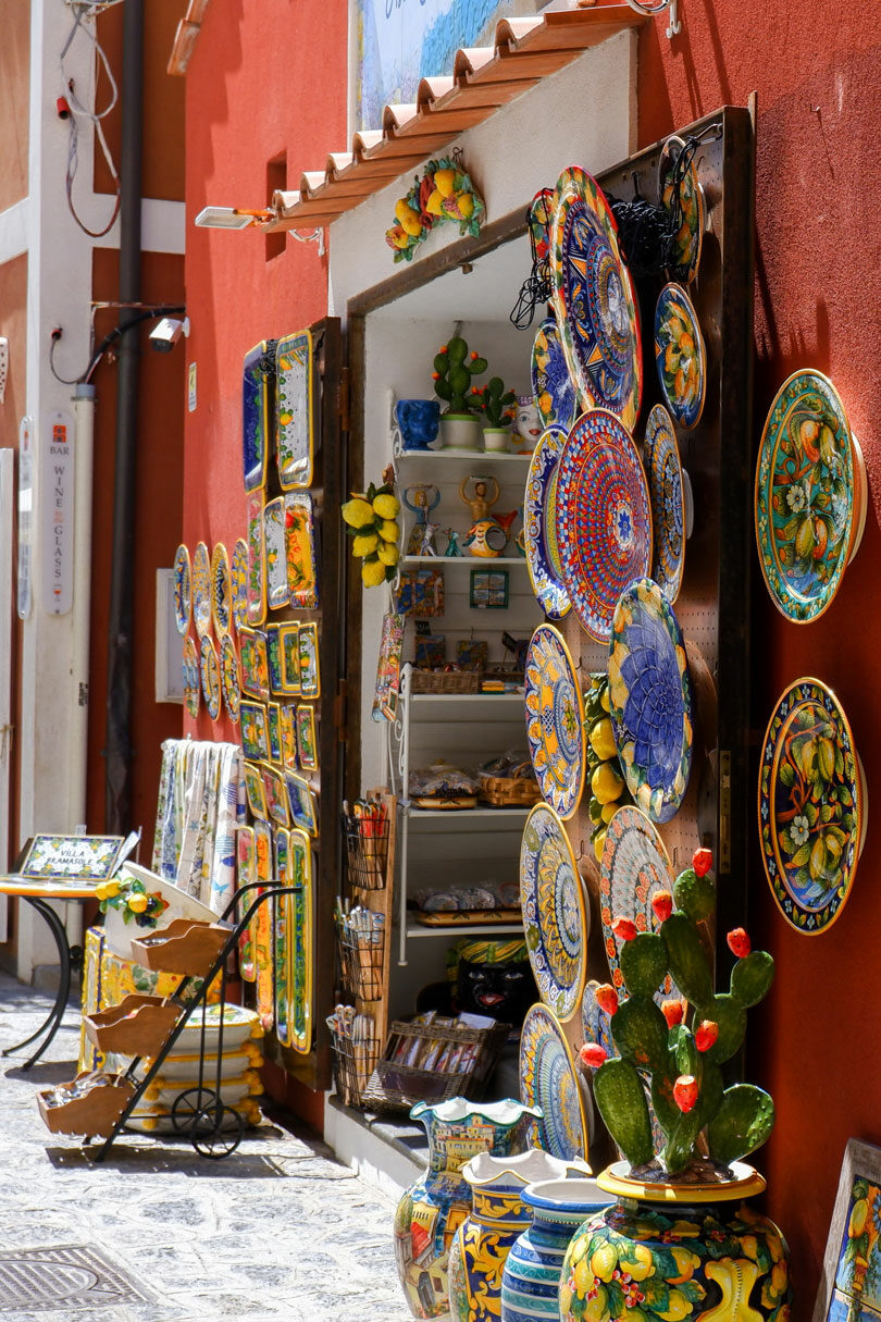 ceramics in positano italy