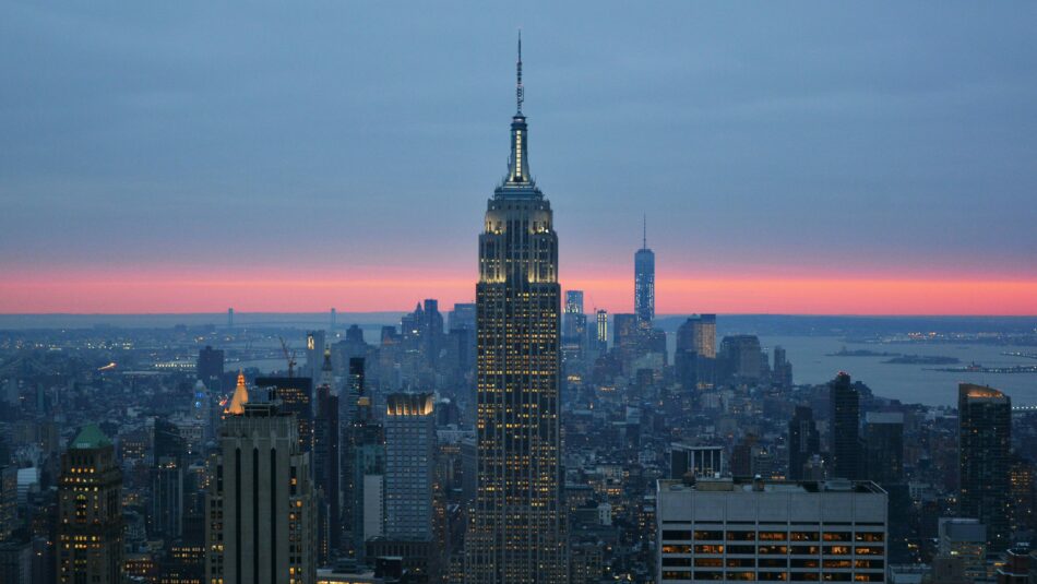 the empire state building in New York