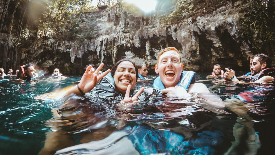 Contiki-travellers-cenote-mexico