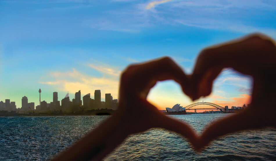 A heart-shaped representation of Sydney Harbour Bridge and the city skyline, perfect for solo travelers exploring Sydney.