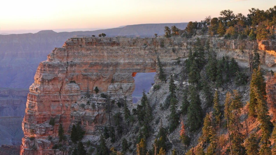 grand-canyon-angels-window-contiki