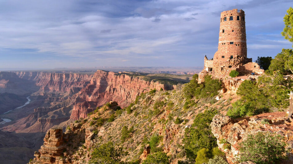 grand-canyon-desert-view-tower-contiki