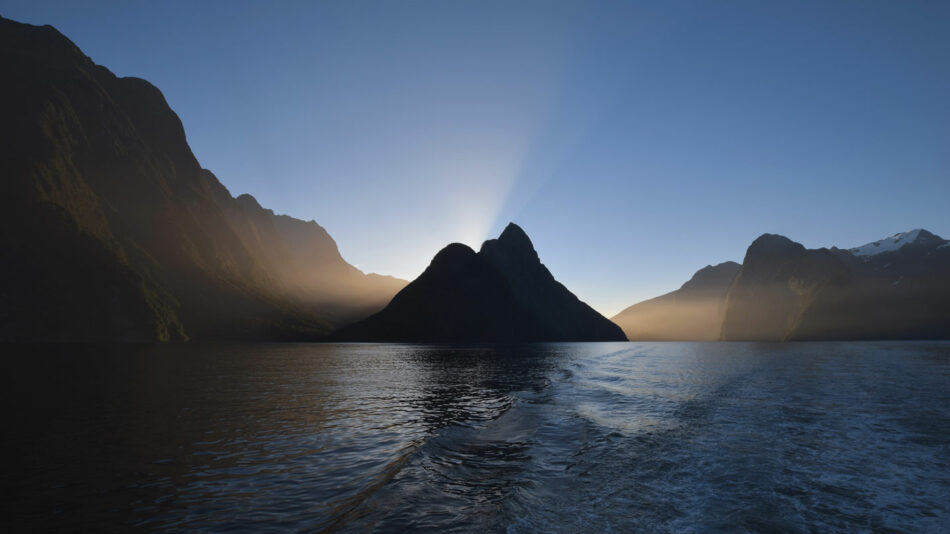 Milford-Sound-Contiki