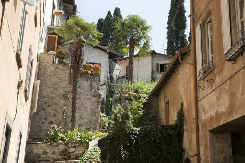 Lake Como streets