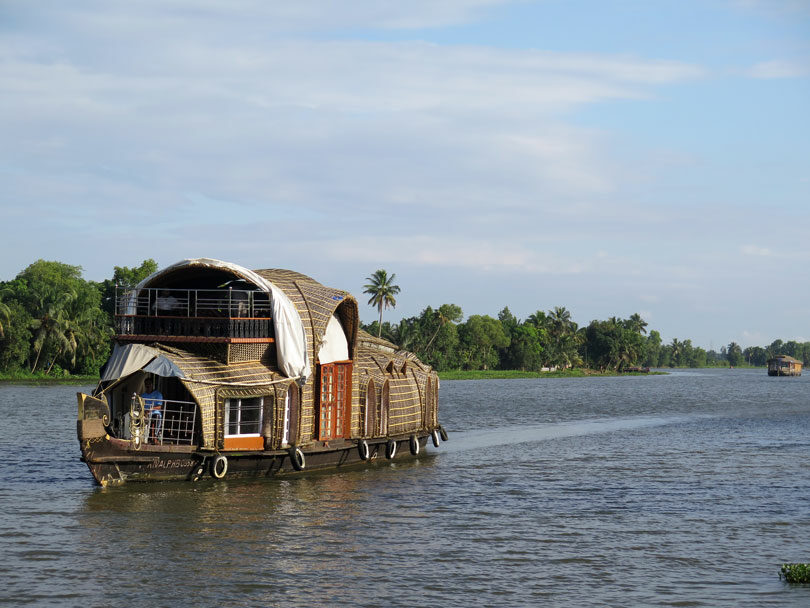 kerala-backwaters-south-india-houseboat