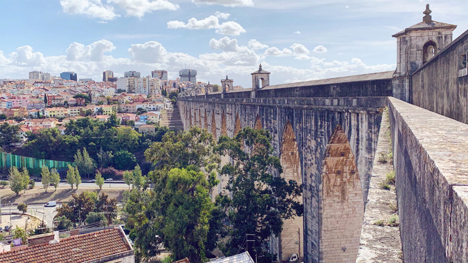 Aguas Livre Aqueduct