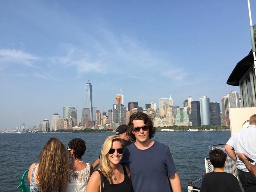 Couple-in-NYC-falling-in-love