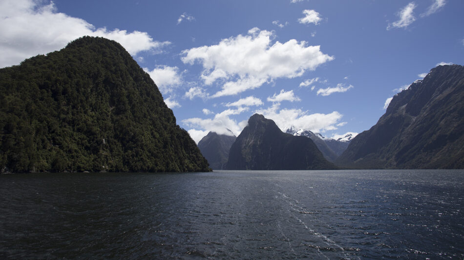 New-Zealand-Nature-Milford-Sound