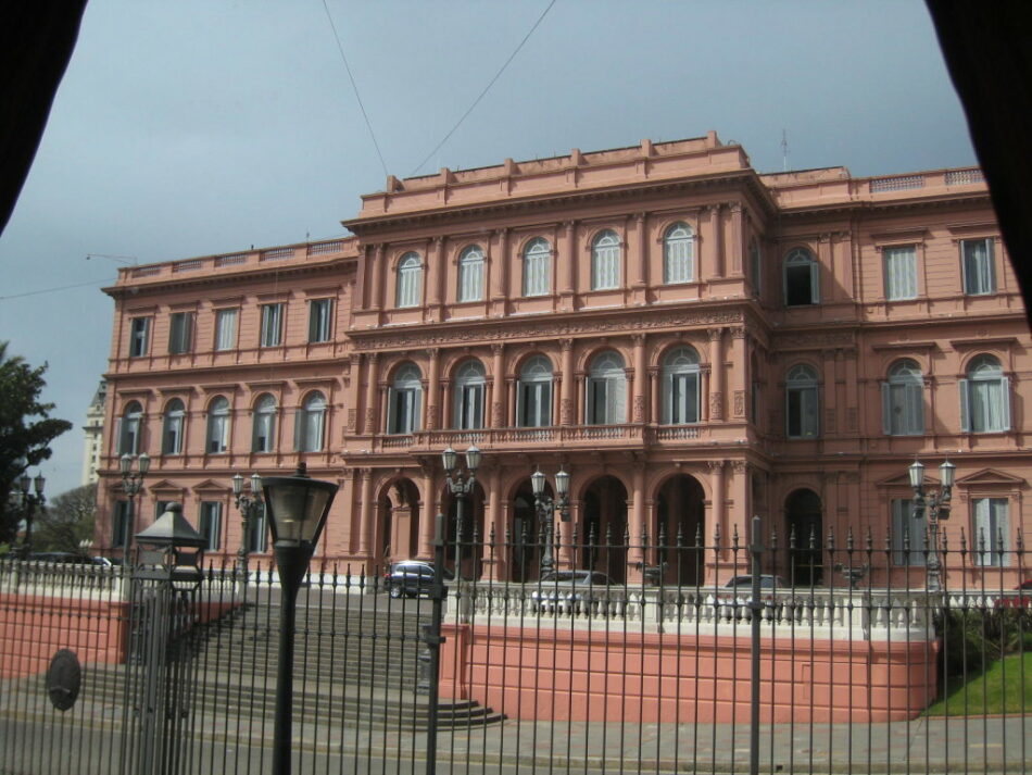 The pink building is the perfect place for learning to tango.