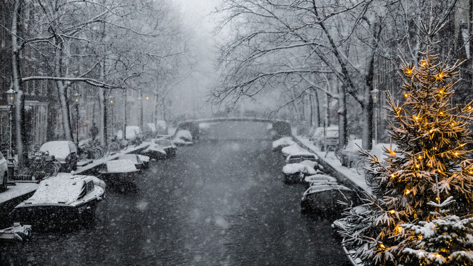 Amsterdam canal in the snow