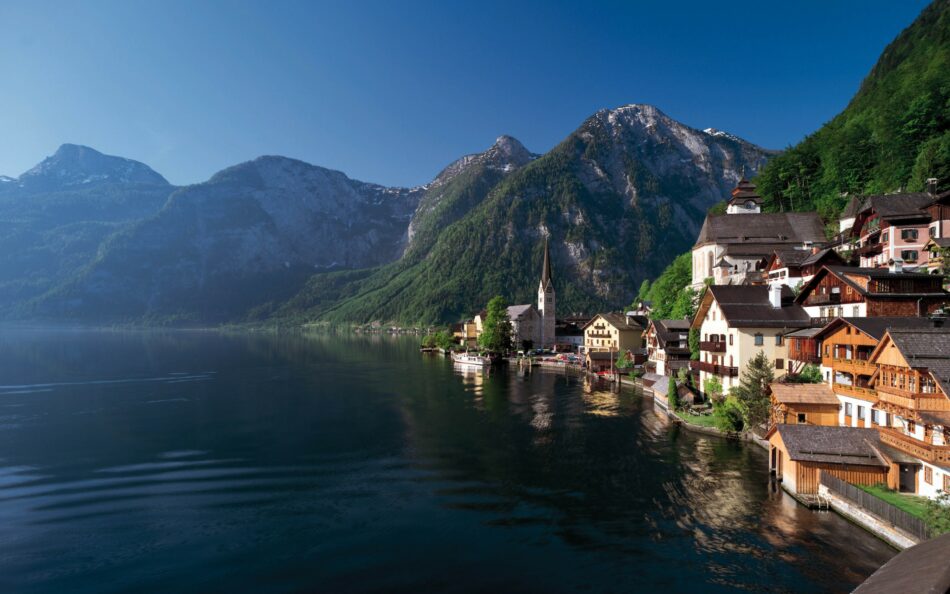 beautiful lakes in Europe - Image of Lake Village in Austria