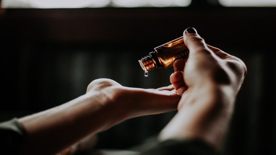 Massage and oils, wellness, Christin Hume, Unsplash