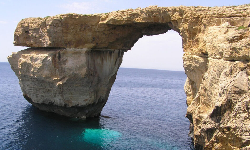 cliff diving - the Azure Window