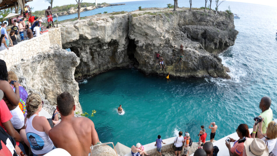 cliff diving - Rick's bar, Jamaica