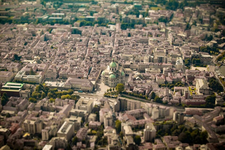 Como from above