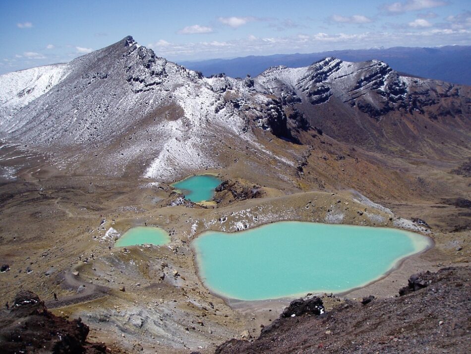 New Zealand's north island - Emerald lakes - NZ