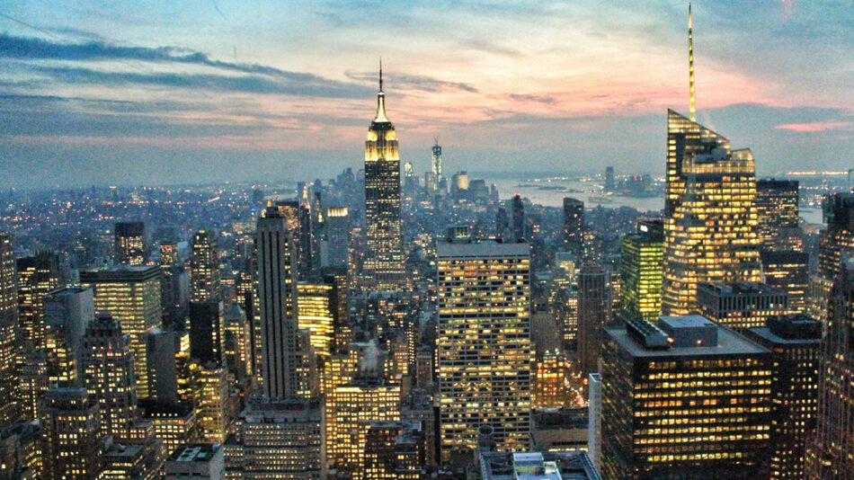 Image of the New York skyline from the top of the rock