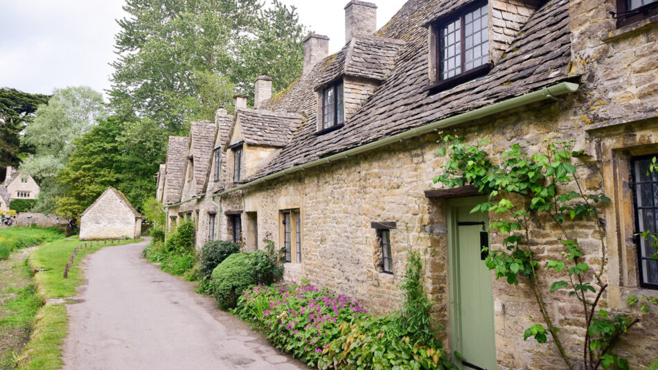 romantic travel destinations - image of houses in a cotswolds village