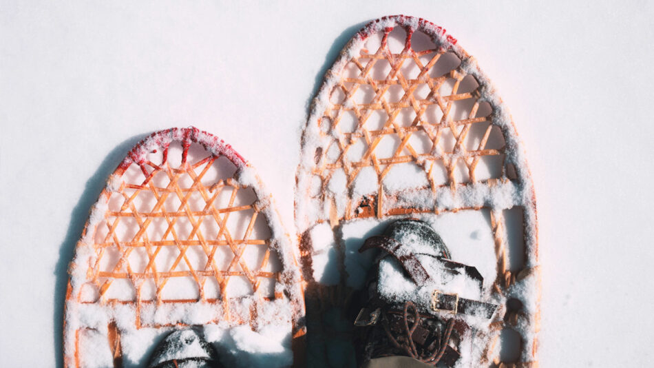 winter sports in Canada - Snowshoe