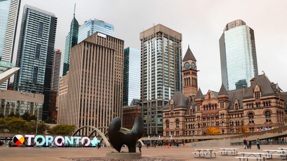 Staycation in Toronto - Nathan Phillips Square