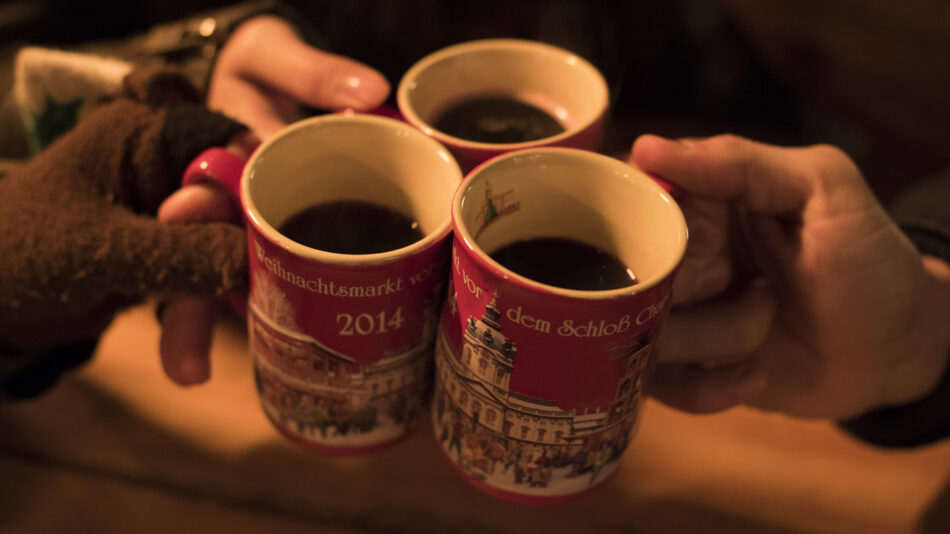 Image of three mugs of mulled wine