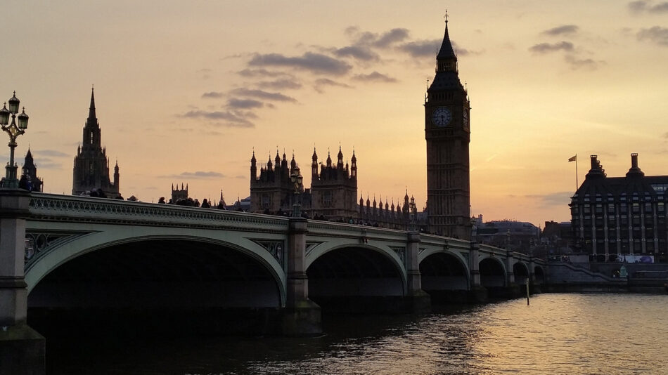 Image of Big Ben and the Houses of Parliament at sunset