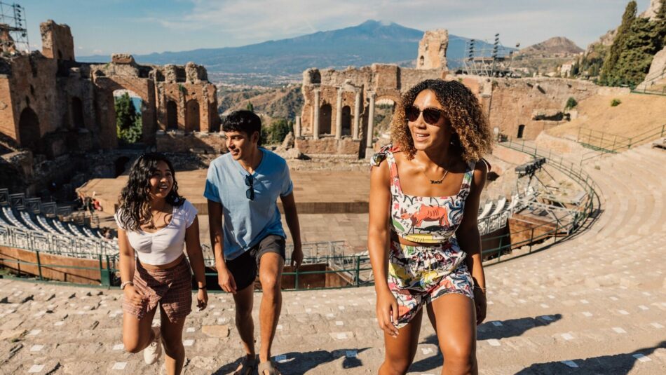 contiki travellers in Sicily