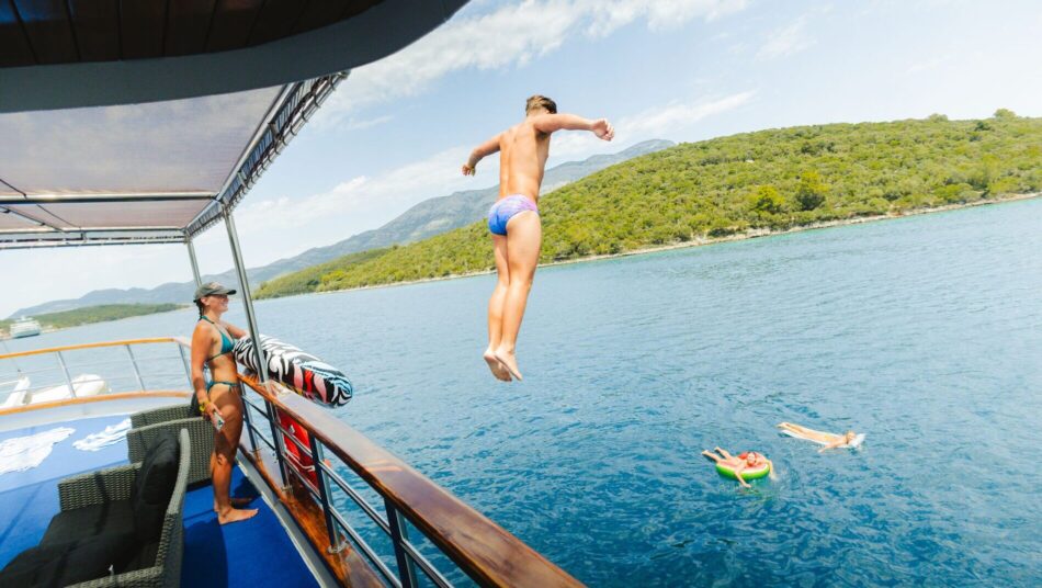 Contiki travellers swimming in Croatia