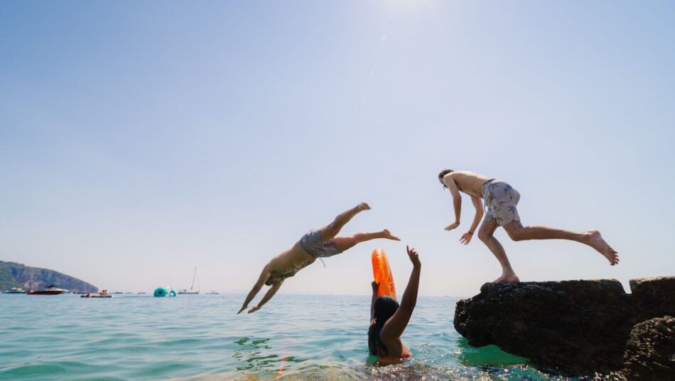 travellers diving in Albania