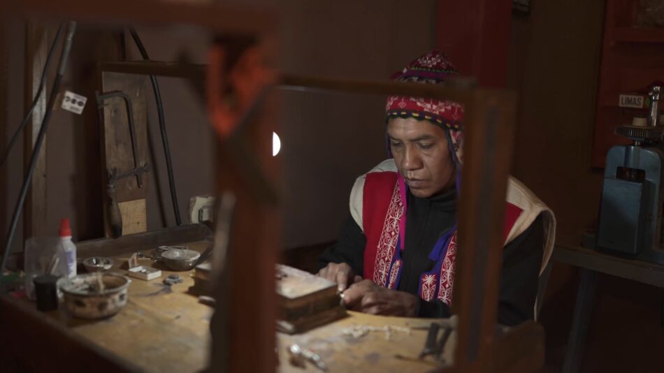 weaving traditions in Peru
